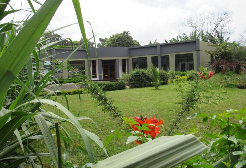 Отель Shika Tours And Hostel