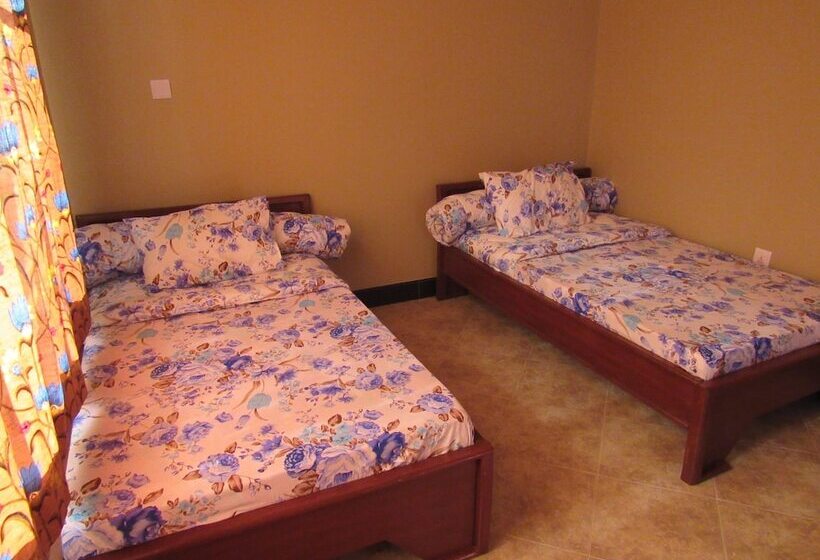 Отель Shika Tours And Hostel