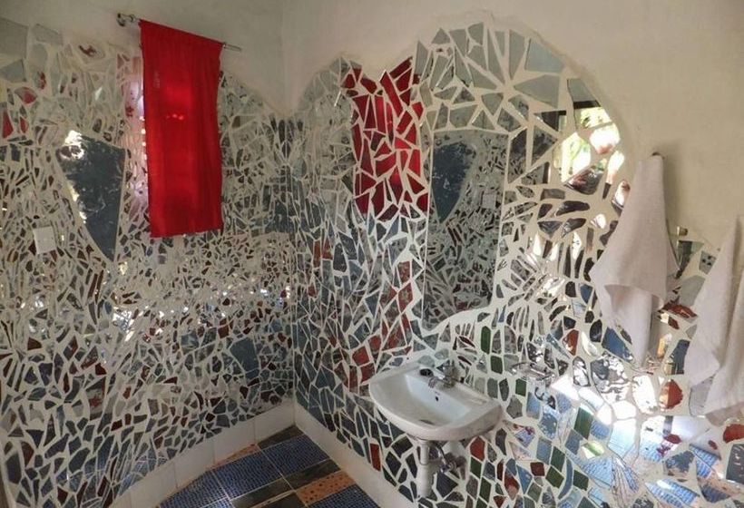 هتل Source Of The Smile