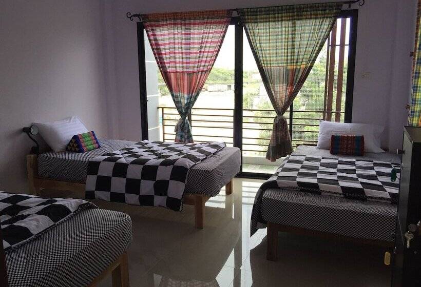 Отель Sukhothai Cozy Hostel & Dorm