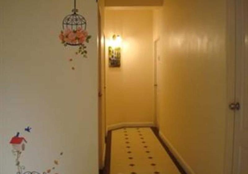 Отель Teeny House