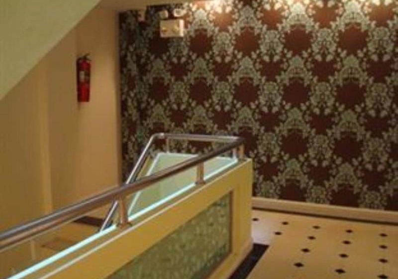 Отель Teeny House