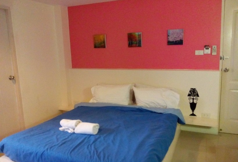 Отель Teeny House