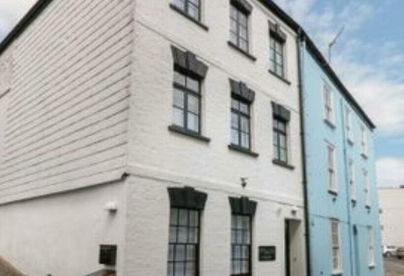 בית מלון כפרי The Captain's House