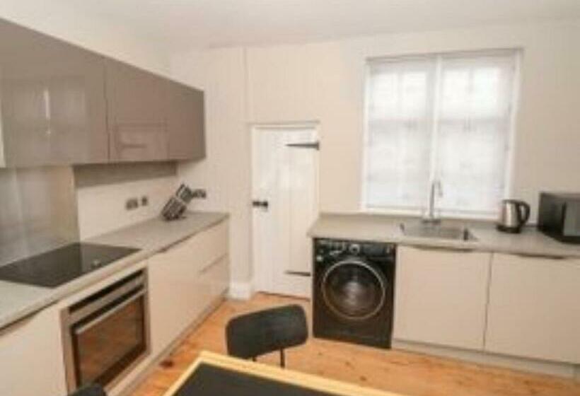 בית מלון כפרי The Captain's House