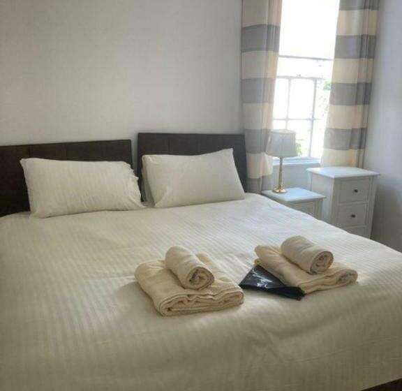 ホテル The Captain's House