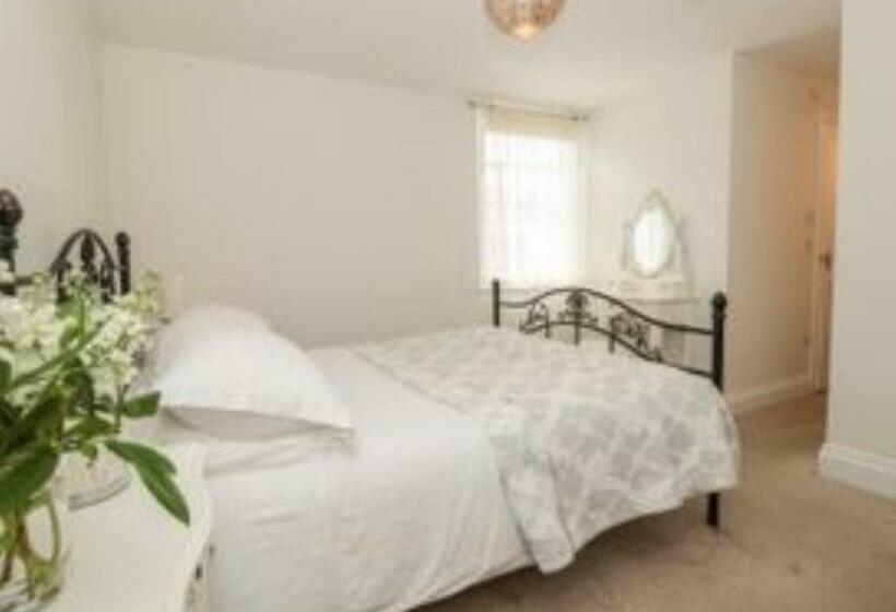 בית מלון כפרי The Captain's House