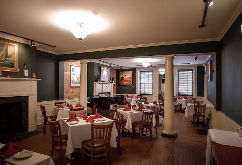 فندق The Chester Publick House Restaurant And Inn