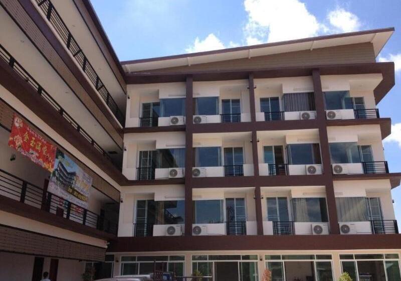 ホテル The Grand Apartment