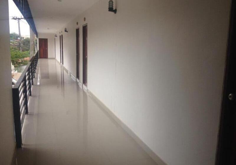 ホテル The Grand Apartment