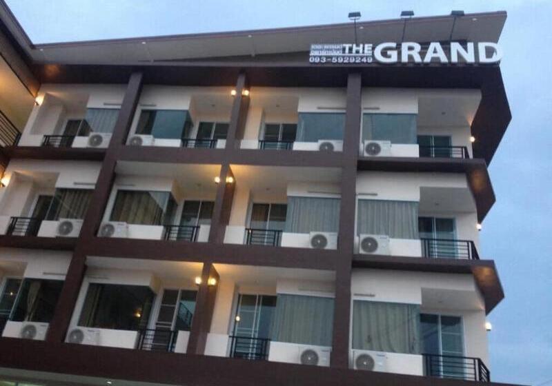 ホテル The Grand Apartment