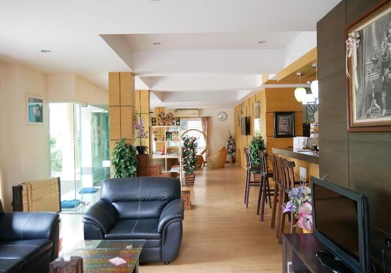 Отель The Village Phitsanulok