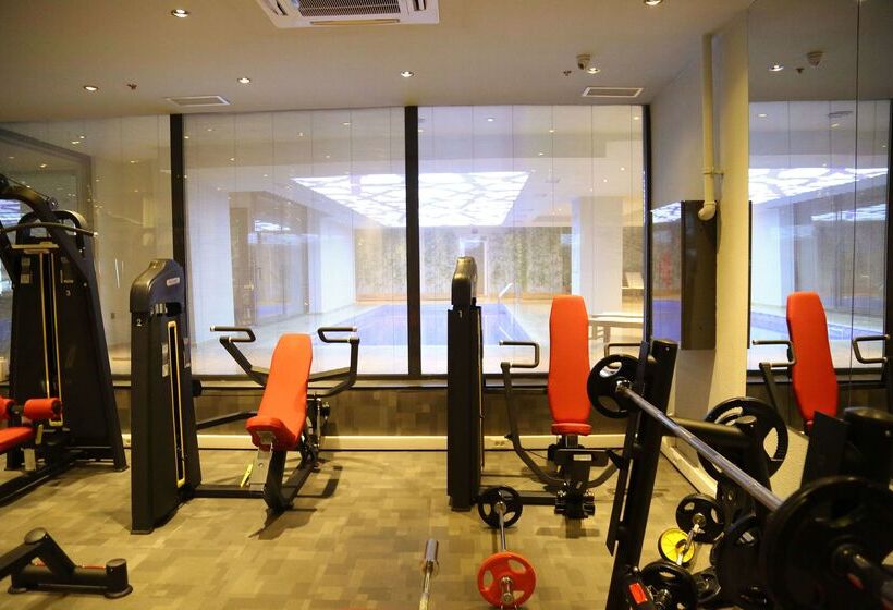 ホテル Tryp By Wyndham Istanbul Sancaktepe