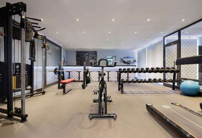 ホテル Tryp By Wyndham Istanbul Sancaktepe