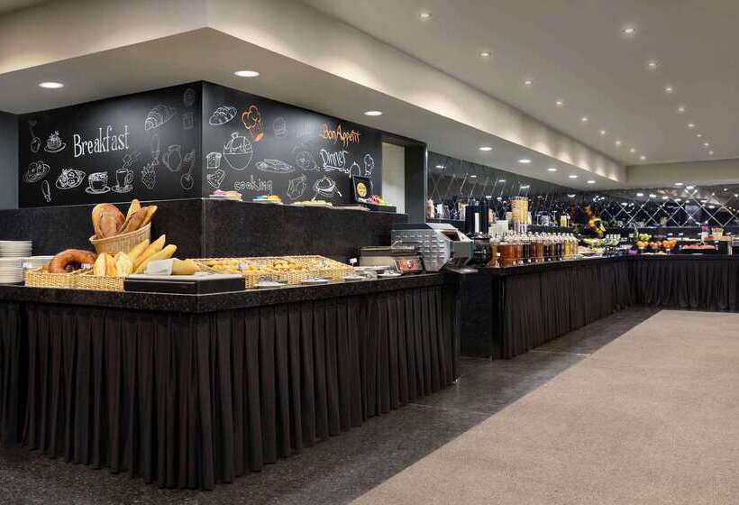 ホテル Tryp By Wyndham Istanbul Sancaktepe