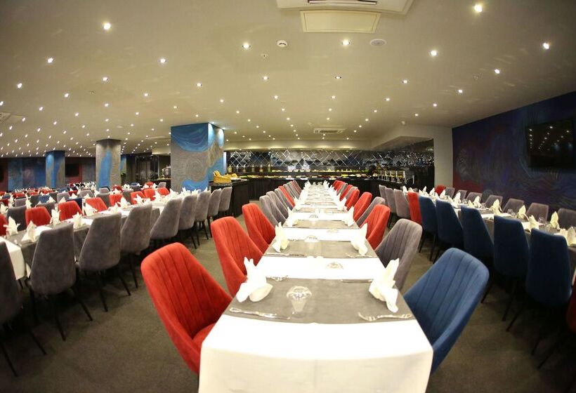 ホテル Tryp By Wyndham Istanbul Sancaktepe