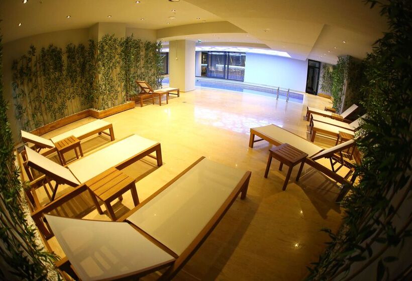 ホテル Tryp By Wyndham Istanbul Sancaktepe