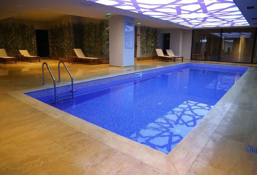 ホテル Tryp By Wyndham Istanbul Sancaktepe