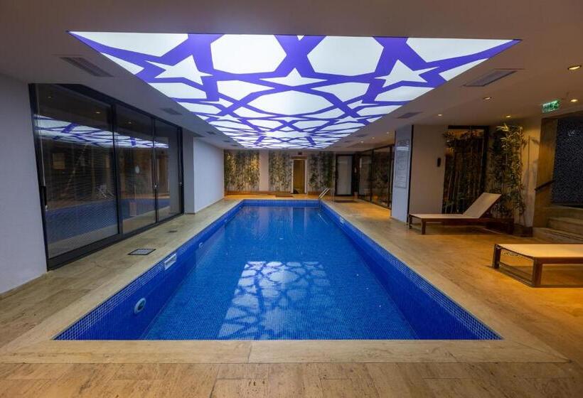 ホテル Tryp By Wyndham Istanbul Sancaktepe