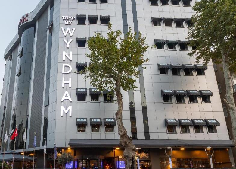 ホテル Tryp By Wyndham Istanbul Sancaktepe