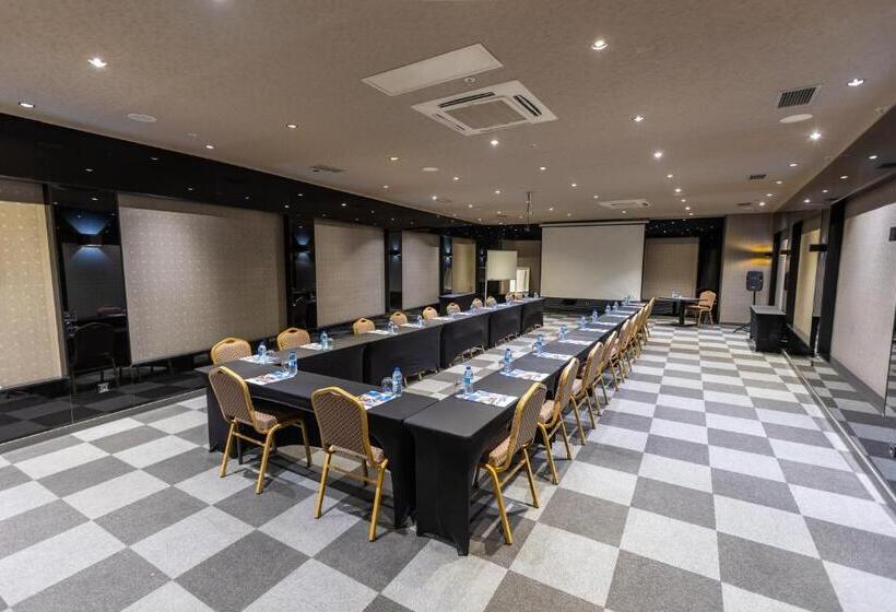 ホテル Tryp By Wyndham Istanbul Sancaktepe