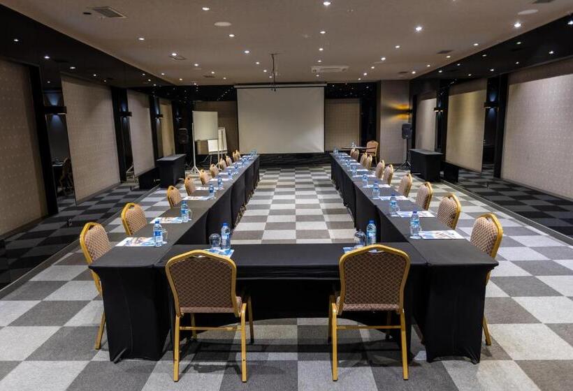 ホテル Tryp By Wyndham Istanbul Sancaktepe