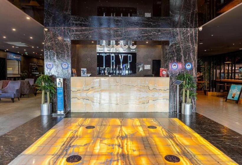 ホテル Tryp By Wyndham Istanbul Sancaktepe