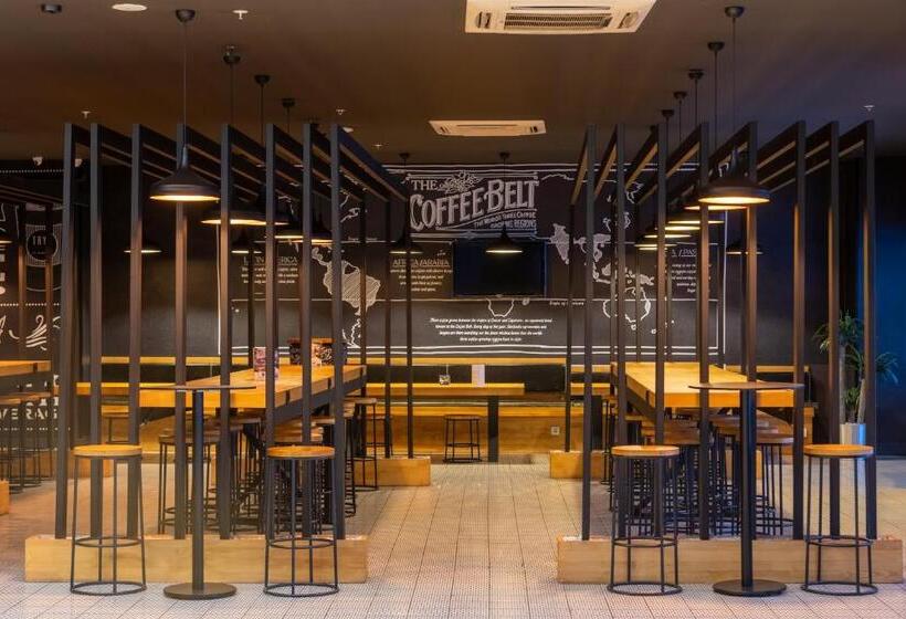 ホテル Tryp By Wyndham Istanbul Sancaktepe