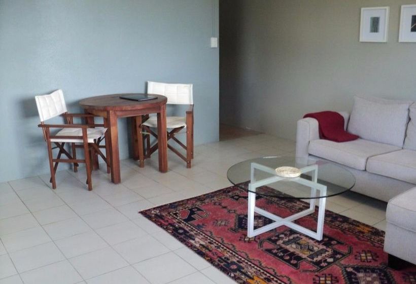 هتل Villa Apartments Westside