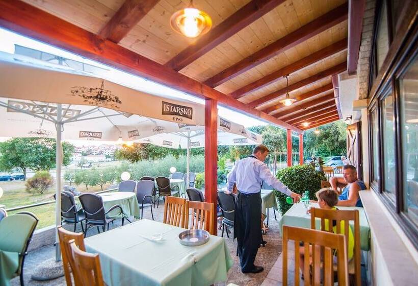 호텔 Apartments And Rooms With Wifi Vrsar, Porec   3007