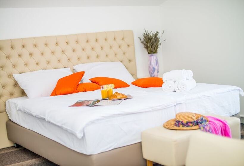 호텔 Apartments And Rooms With Wifi Vrsar, Porec   3007