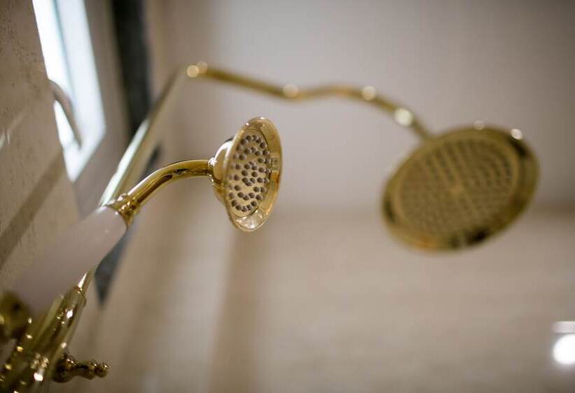 هتل Viola Royal  & Spa