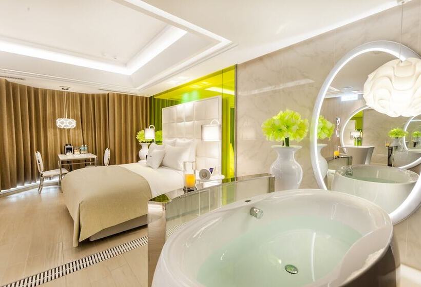 Six Star Motel  Taoyuan