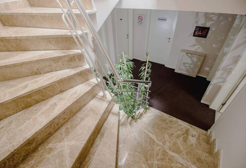 The Corner Inn Hotels By Suit