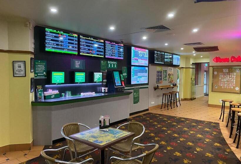 Nightcap At Horse & Jockey Hotel Warwick