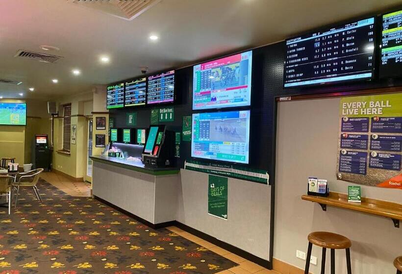 Nightcap At Horse & Jockey Hotel Warwick