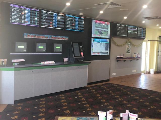 Nightcap At Horse & Jockey Hotel Warwick