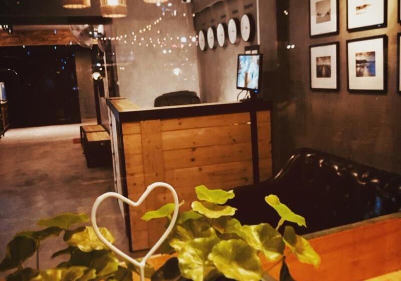 Отель 84 Gallery