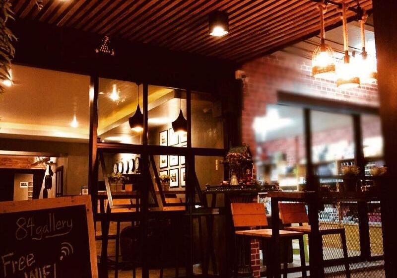 Отель 84 Gallery