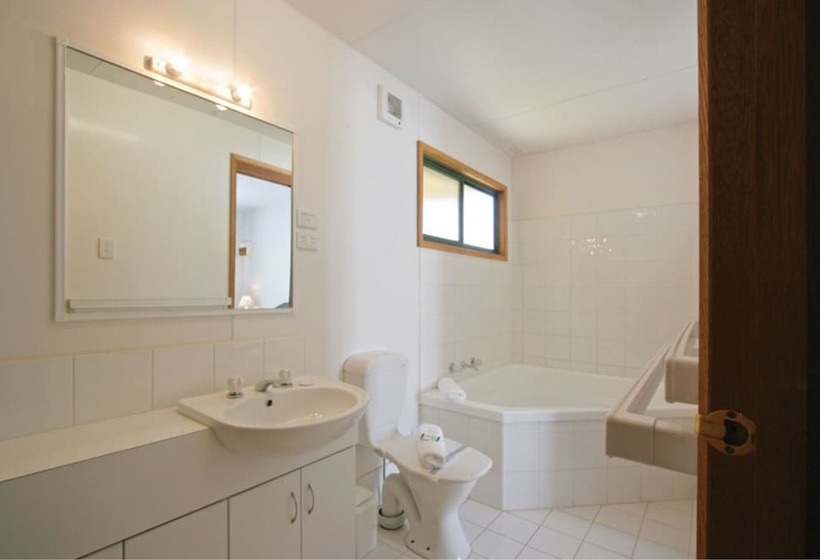 בית מלון כפרי All Seasons Houseboats