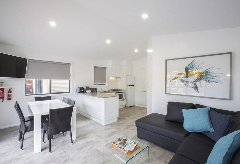 فندق All Seasons Houseboats