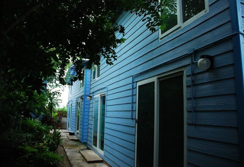 Отель Baan Kum Siri