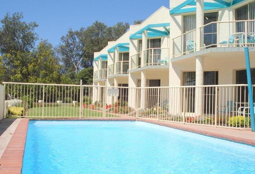 Отель Bayview Apartments