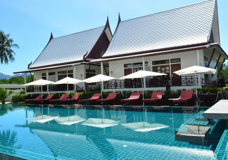 Отель Bhu Tarn Koh Chang Resort & Spa