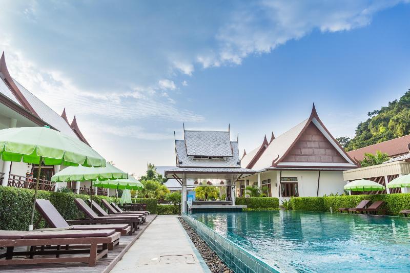 Отель Bhu Tarn Koh Chang Resort & Spa
