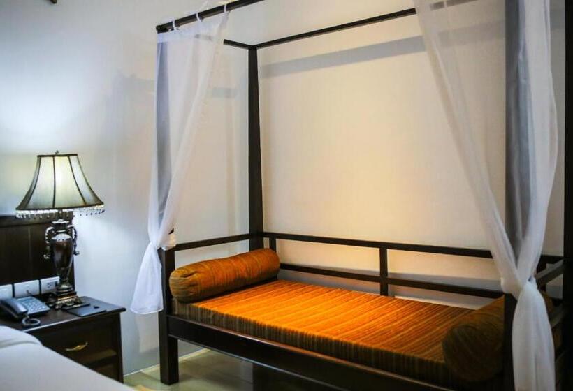 Отель Blue Bay Resort   Access To Pool And Beach Phuket & Krabi