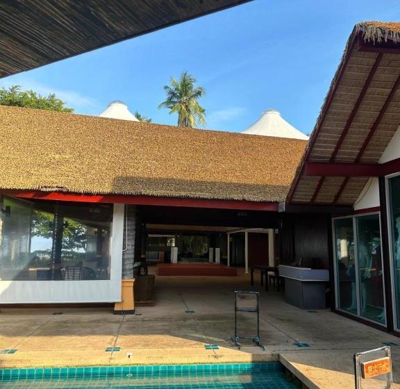 Отель Blue Bay Resort   Access To Pool And Beach Phuket & Krabi