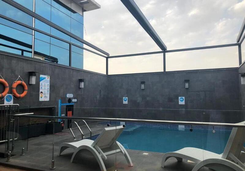 فندق Bram Suites