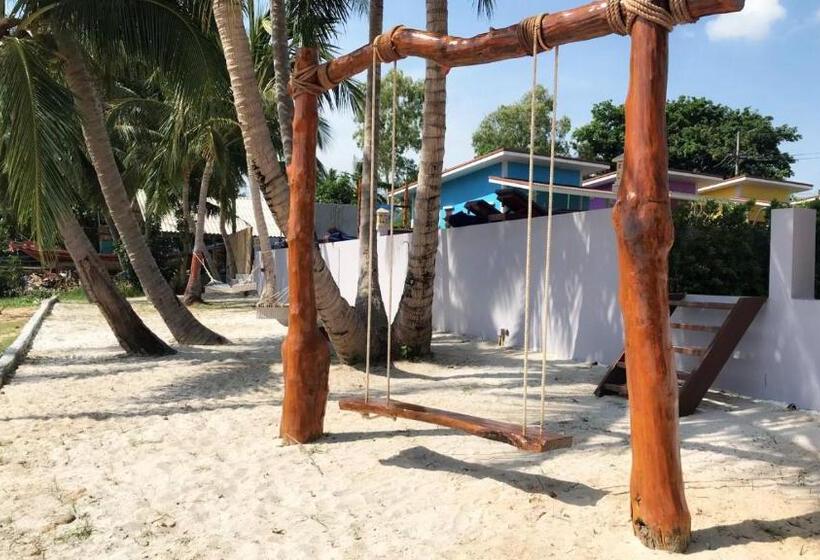 Отель Breeze Bay Villa