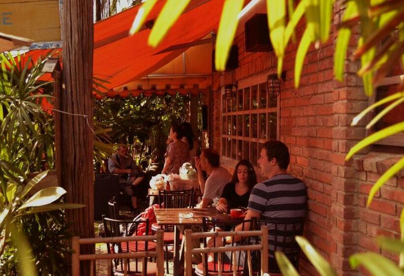 فندق Brickhouse Ayutthaya Guesthouse Est 1986